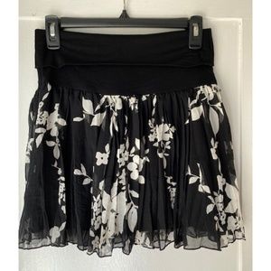 Super comfy Forever 21 Skirt Size small